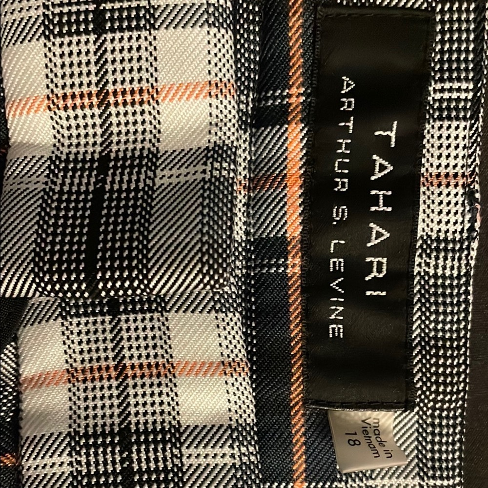 Tahari Arthur S. Levine Plaid Blazer
